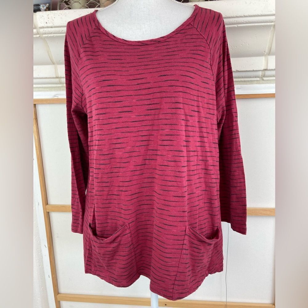 Habitat Last Call oversized abstract striped berry top w/pockets fits M or L